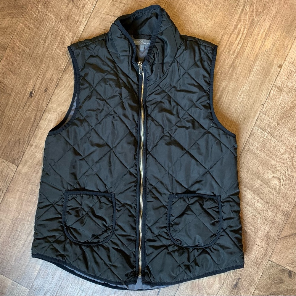 Market and spruce Black and gold thin warm puffer vest